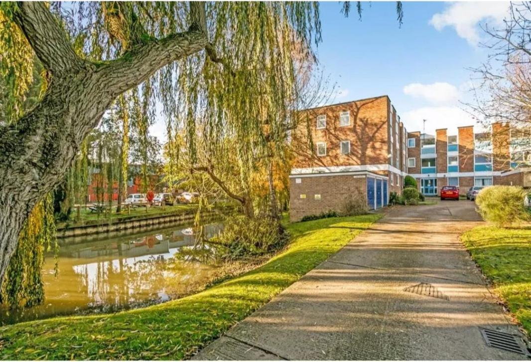 Riverside Apartment Oxford Exterior photo